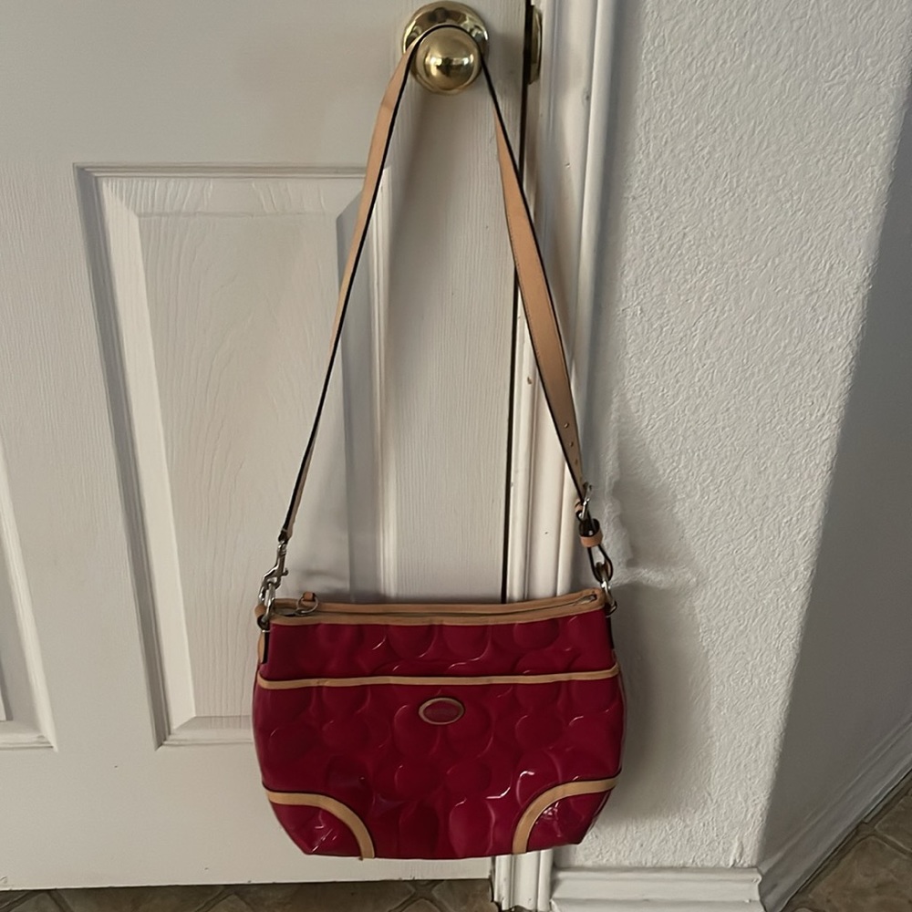 Coach - Picture 2 of 8